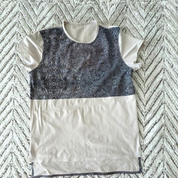 lululemon athletica Tops - LULULEMON SNAPSHOT TEE BEAD ENVY WHITE MULTI SHORT SLEEVE EUC, sz 10